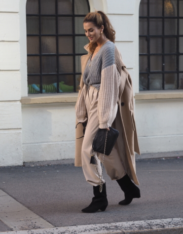 CAMEL LOOK