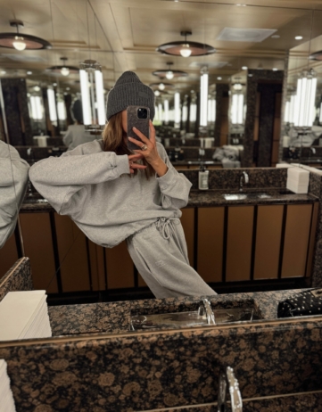 COMFY SWEATSUIT